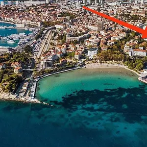 Tera Near Bacvice And Centre Split