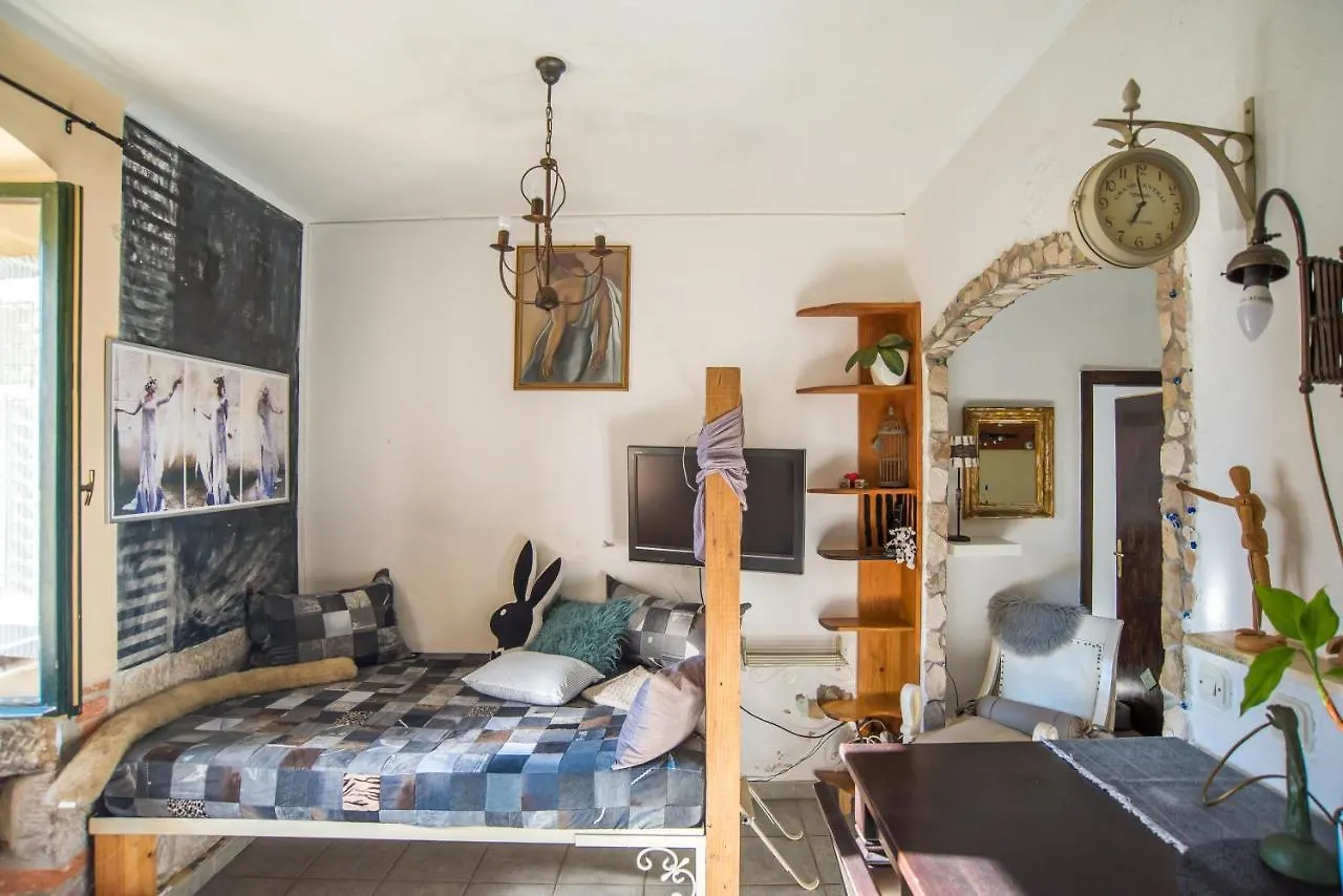 Nomi Dream Box Apartment Split