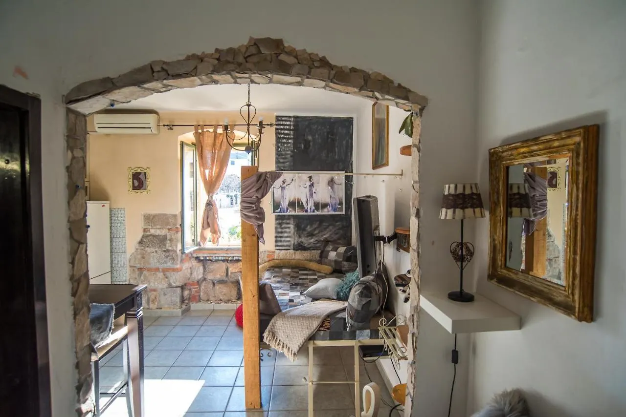 Nomi Dream Box Apartment Split